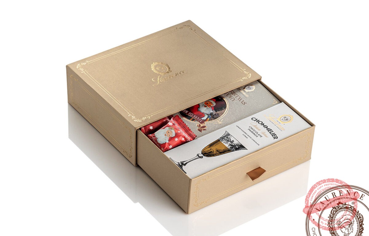 Подарунковий набір “Christmas Gift Box” з авторською серією шоколаду тм “Laurence”