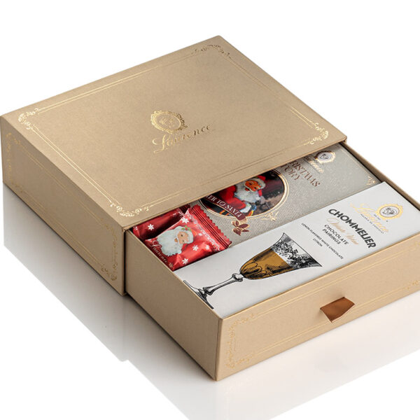 Подарунковий набір "Christmas Gift Box" з авторською серією шоколаду тм "Laurence"